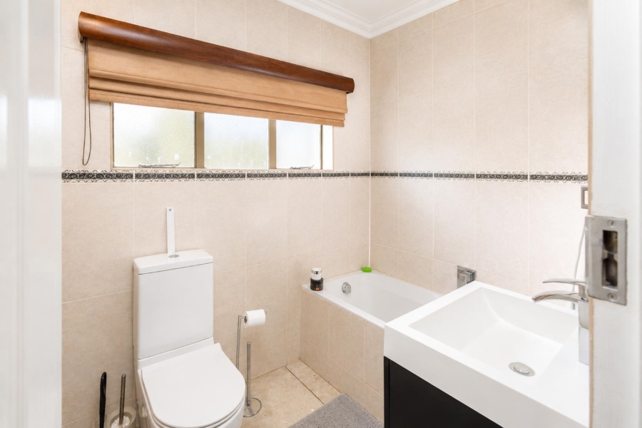 4 Bedroom Property for Sale in Ifafi North West